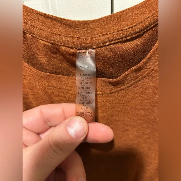 Beyond Yoga Front Twist Muscle Tank in Brown Featherweight   , size XS - Picture 4 of 8